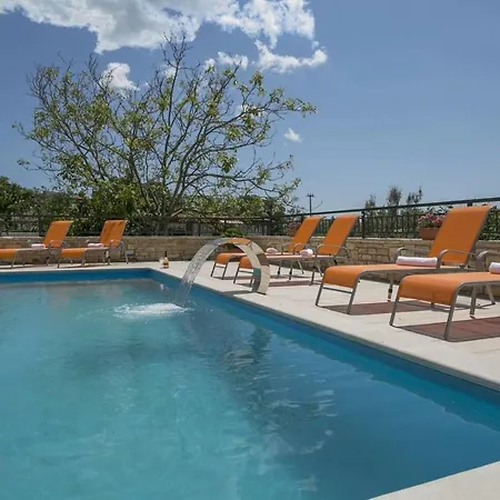 House Vilana Holiday home *