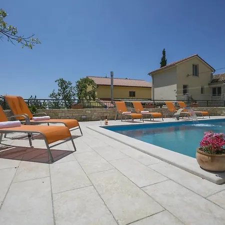 House Vilana Jursici